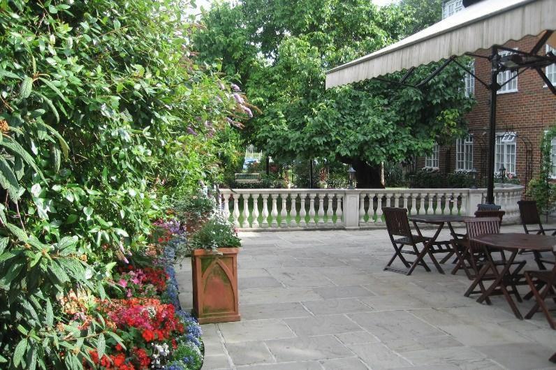 Warren Lodge Shepperton Esterno foto