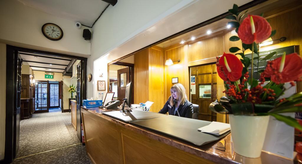 Warren Lodge Shepperton Esterno foto