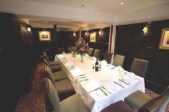 Warren Lodge Shepperton Ristorante foto